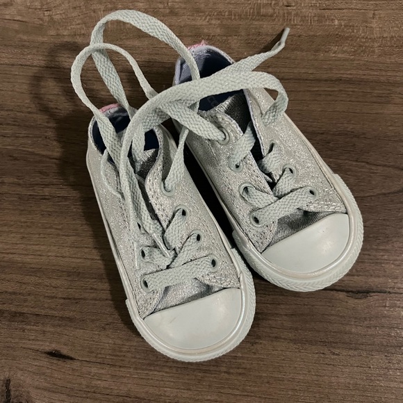 Sparkly silver converse - Picture 1 of 4